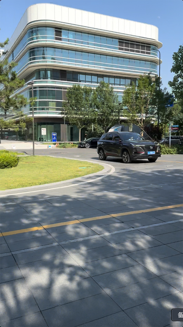 10分鐘一班免費(fèi)擺渡，文鋒停車讓旅程輕松啟程